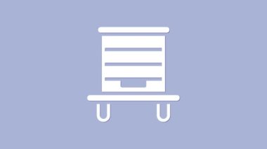 Mor arka planda izole edilmiş arılar için beyaz kovan. Arı kovanı sembolü. Apiary ve arı yetiştiriciliği. Tatlı doğal yemek. 4K Video hareketli grafik canlandırması