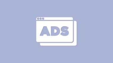 Mor arkaplanda beyaz reklam simgesi izole edildi. Pazarlama ve tanıtım süreci kavramı. İlgili reklamlar. Sosyal medya reklamcılığı. 4K Video hareketli grafik canlandırması