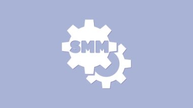 Mor arkaplanda beyaz SMM simgesi izole edildi. Sosyal medya pazarlama, analiz, reklam stratejisi geliştirme. 4K Video hareketli grafik canlandırması