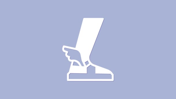 Белая икона сандалий Гермеса выделена на фиолетовом фоне. Древний греческий бог Гермес. Бегущая обувь с крыльями. Видеографическая анимация 4K — стоковое видео