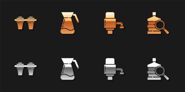 Su filtresi, suyla sürahi bardağı, mekanik pompa ve büyük şişe temiz ikonu ayarla. Vektör.