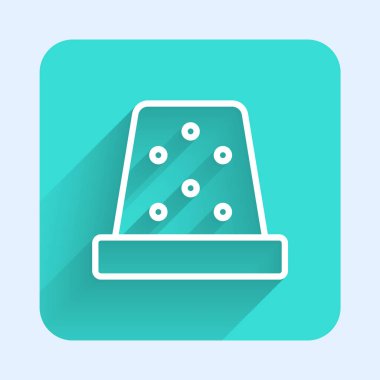 Uzun gölgeli izole edilmiş ikon dikmek için beyaz çizgi yüksük. Yeşil kare düğmesi. Vektör.