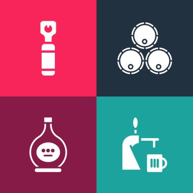 Pop Art Bira Musluğu 'nu bardakla, bir şişe konyak veya brendiyle, tahta fıçılarla ve açılış ikonuyla ayarlayın. Vektör.