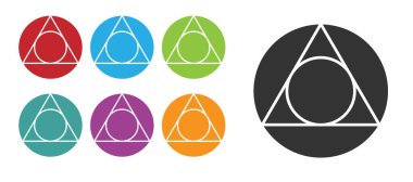 Siyah Üçgen matematik ikonu beyaz arkaplanda izole edildi. Simgeleri renklendirin. Vektör.