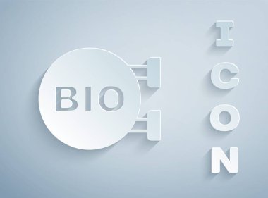 Kağıt kesiği biyoyeşil sağlıklı gıda ikonu gri arka planda izole. Organik ürün. Sağlıklı yemek etiketi. Kağıt sanatı tarzı. Vektör.