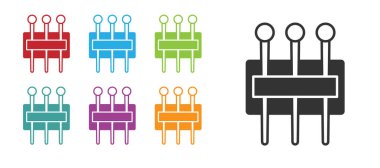 Siyah İğne, beyaz arkaplanda izole edilmiş ikon dikmek için. Terzi sembolü. Tekstil el sanatları tabelasını diker. Nakış aletleri. Simgeleri renklendirin. Vektör.