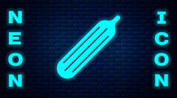 Glödande Neon Färsk Gurka Ikon Isolerad Tegelvägg Bakgrund Vektor — Stock vektor