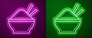 Mor ve yeşil arka planda izole edilmiş yemek çubuğu ikonu olan bir kasede parlayan neon çizgisi Rice. Geleneksel Asya yemekleri. Vektör.