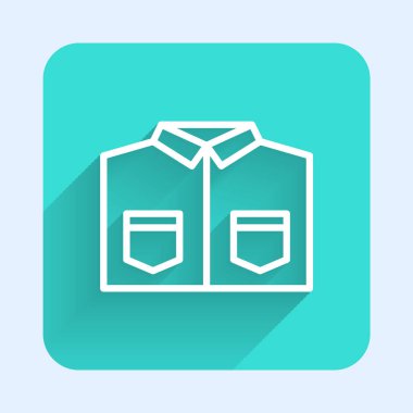 Uzun gölgeli beyaz çizgili tişört ikonu. Yeşil kare düğmesi. Vektör.