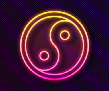 Parlak neon çizgisi Yin Yang siyah arkaplanda izole edilmiş uyum ve denge simgesi. Vektör.