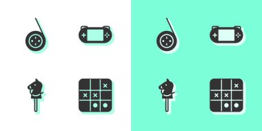 Tic tac toe oyunu, Yoyo oyuncağı, oyuncak at ve taşınabilir video konsolu simgesi. Vektör.