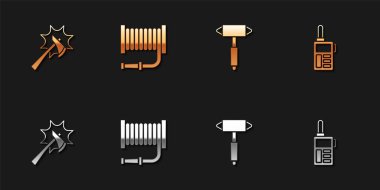 İtfaiyeci baltası, hortum makarası ve telsiz ikonu hazırla. Vektör