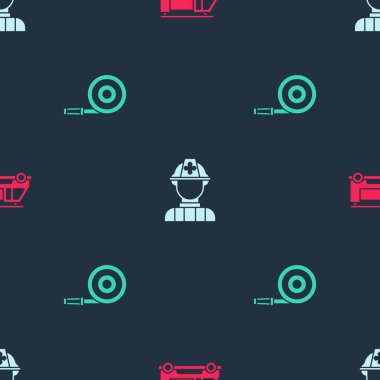 İtfaiye aracı, itfaiyeci ve hortum makarasını kusursuz şekilde yerleştirin. Vektör