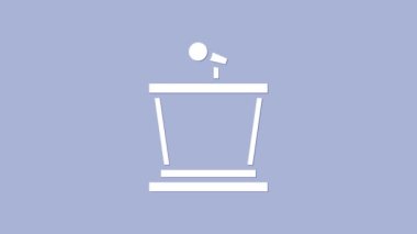 Beyaz Sahne standı ya da münazara kürsüsü ikonu mor arka planda izole edilmiş. Konferans konuşma tribünü. 4K Video hareketli grafik canlandırması