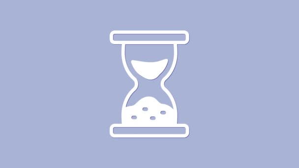 Белые старые песочные часы с плавающей иконой песка изолированы на фиолетовом фоне. Песок на часах. Концепция управления бизнесом и временем. Видеографическая анимация 4K — стоковое видео