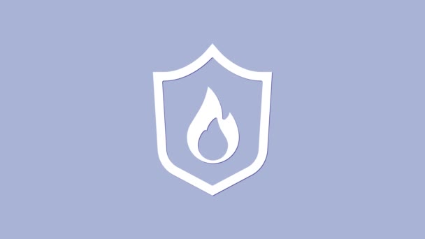 Icono de escudo de protección de fuego blanco aislado sobre fondo púrpura. Concepto de seguro. Seguridad, seguridad, protección, concepto de protección. Animación gráfica de vídeo 4K — Vídeo de stock