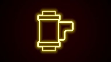 Parlayan neon hattı kamera klasik film rulo kartuş simgesi siyah arkaplanda izole edildi. 35 mm 'lik film kutusu. Film şeridi fotoğrafçı ekipmanı. 4K Video hareketli grafik canlandırması