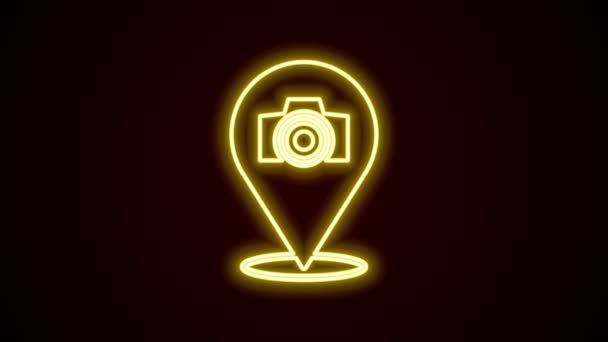 发光的霓虹灯线照片相机图标孤立在黑色背景.脚踏相机。数字摄影。4K视频运动图形动画 — 图库视频影像