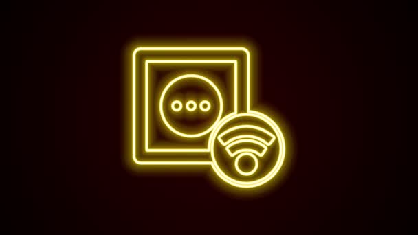 Leuchtendes Neon Line Smart-Steckdosensystem-Symbol isoliert auf schwarzem Hintergrund. Steckdose. Konzept Internet der Dinge mit drahtloser Verbindung. 4K Video Motion Grafik Animation — Stockvideo