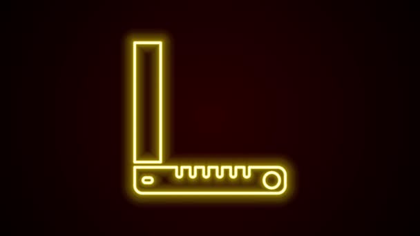 Zářící neonová čára Ikona pravítka rohu izolovaná na černém pozadí. Setsquare, úhlové pravítko, tesařství, měřicí zařízení, měřítko. Grafická animace pohybu videa 4K — Stock video