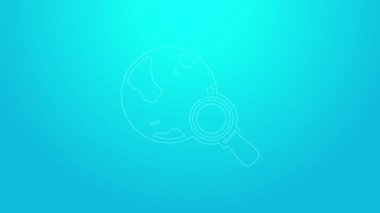 Mavi arka planda izole edilmiş dünya ikonu olan pembe çizgi büyüteç. Dünyayı analiz ediyorum. Küresel arama işareti. 4K Video hareketli grafik canlandırması