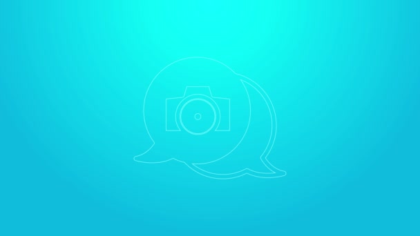Línea rosa Icono de la cámara fotográfica aislado sobre fondo azul. Cámara fotográfica. Fotografía digital. Animación gráfica de vídeo 4K — Vídeos de Stock