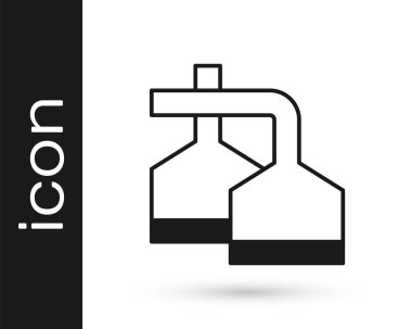 Beyaz arka planda izole edilmiş bira imalatı ikonundaki siyah bira damarları. Bira demleme işlemi. Damıtma tesisi, bira fabrikası. Vektör