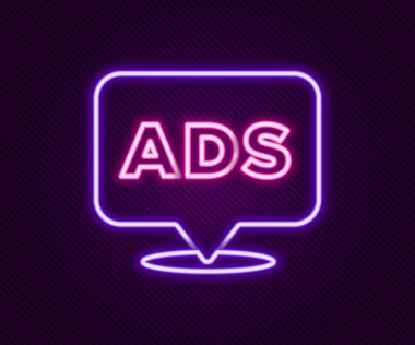 Parlayan neon hattı reklam simgesi siyah arkaplanda izole edildi. Pazarlama ve tanıtım süreci kavramı. İlgili reklamlar. Sosyal medya reklamcılığı. Renkli taslak konsepti. Vektör