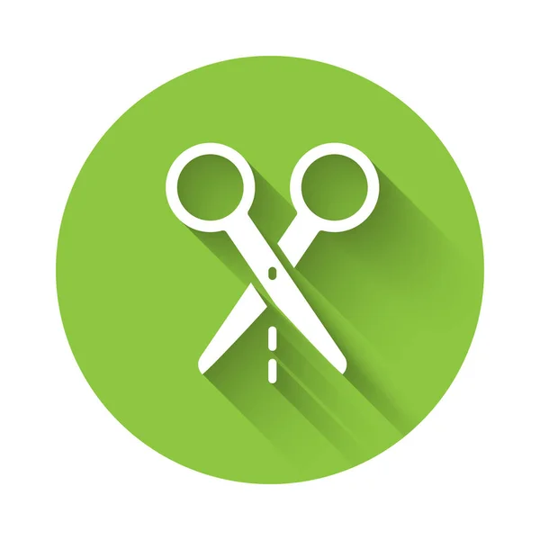 White Scissors with cut line icon isolated with long shadow background. Tailor symbol. Cutting tool sign. Green circle button. Vector — Vettoriale Stock