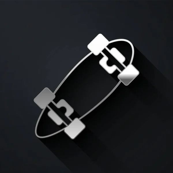 Silver Longboard of skateboard cruiser icoon geïsoleerd op zwarte achtergrond. Extreme sport. Sportuitrusting. Lange schaduw stijl. Vector — Stockvector