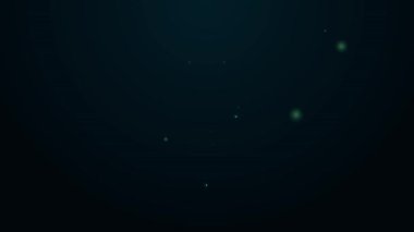 Parlayan neon hattı elektrik prizi simgesi siyah arkaplanda izole edildi. Bağlantı kavramı ve elektriğin kesilmesi. 4K Video hareketli grafik canlandırması