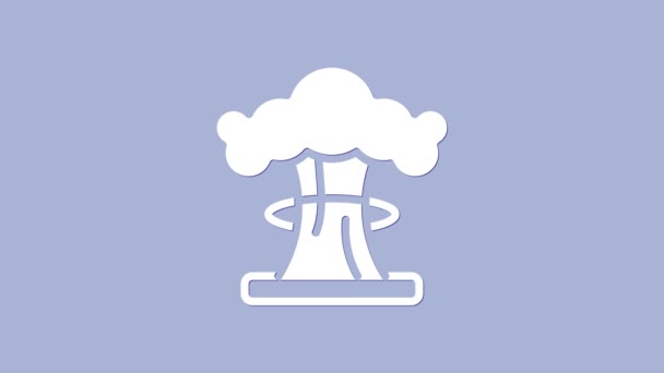 Icono de explosión nuclear blanca aislado sobre fondo púrpura. Bomba atómica. Símbolo de guerra nuclear, fin del mundo. Animación gráfica de vídeo 4K — Vídeo de stock