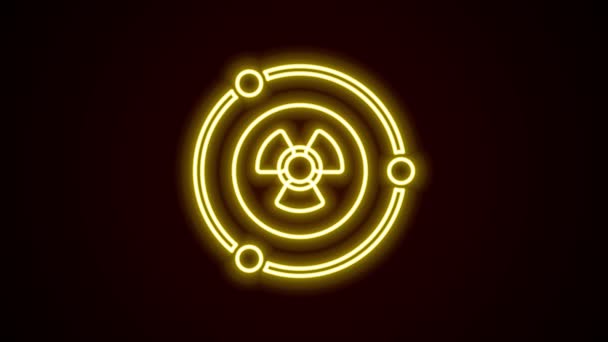 Zářící neonová čára Radioaktivní ikona izolovaná na černém pozadí. Radioaktivní toxický symbol. Značka radiačního rizika. Grafická animace pohybu videa 4K — Stock video
