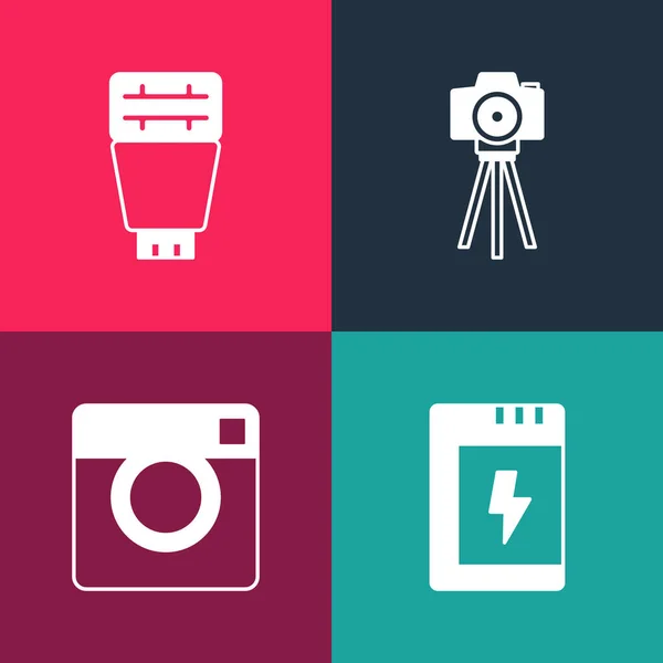 Nastavit pop art baterii pro fotoaparát, fotografii a ikonu flash. Vektor — Stockový vektor