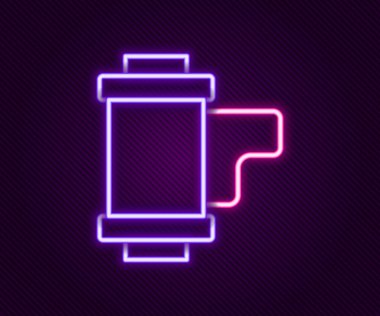 Parlayan neon hattı kamera klasik film rulo kartuş simgesi siyah arkaplanda izole edildi. 35 mm 'lik film kutusu. Film şeridi fotoğrafçı ekipmanı. Renkli taslak konsepti. Vektör