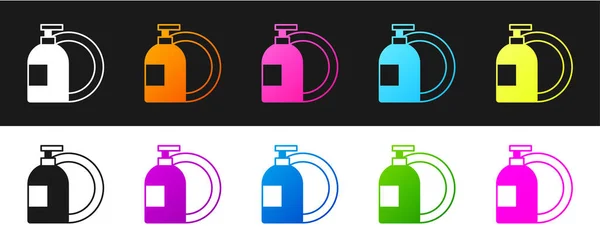 Set Lavavajillas líquido botella y placa icono aislado sobre fondo blanco y negro. Detergente líquido para lavar platos. Vector — Archivo Imágenes Vectoriales