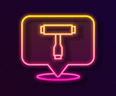 Parlak neon hattı, çok işlevli taşınabilir kaykay aracı, uzun tahta, elektrikli kaykay simgesi siyah arka planda izole edildi. Vektör