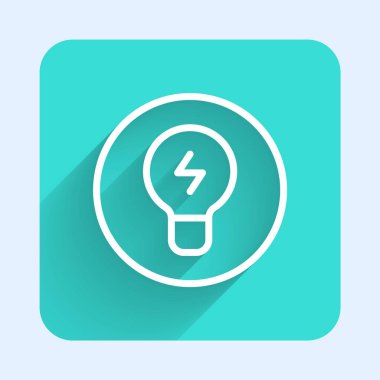 Fikir ikonu kavramına sahip beyaz çizgi lambası uzun gölge arkaplanı ile izole edilmiş. Enerji ve fikir sembolü. İlham konsepti. Yeşil kare düğmesi. Vektör