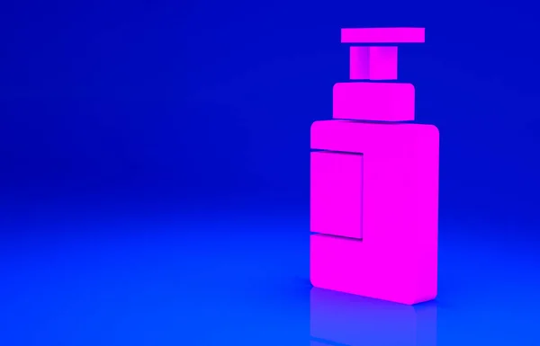 Pink Hand απολυμαντικό μπουκάλι εικονίδιο απομονώνονται σε μπλε φόντο. Έννοια απολύμανσης. Πλύσιμο. Μπουκαλάκι αλκοόλ για υγιεινή. Μινιμαλιστική έννοια. 3d απεικόνιση 3D καθιστούν — Φωτογραφία Αρχείου