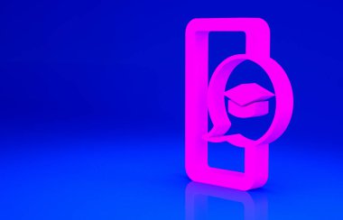 Ekran akıllı telefon simgesindeki pembe mezuniyet başlığı mavi arkaplanda izole edilmiş. Çevrimiçi öğrenme ya da e-öğrenme kavramı. Minimalizm kavramı. 3d illüstrasyon 3B canlandırma