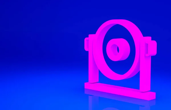 Instrument de percussion musicale Pink Gong icône de disque métallique circulaire isolé sur fond bleu. Concept de minimalisme. Illustration 3D rendu 3D — Photo