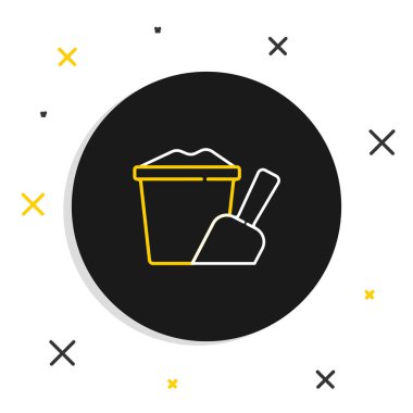 Beyaz arka planda izole edilmiş kürek simgesiyle kovadaki kum. Plastik çocuk oyuncağı. Yaz ikonu. Renkli taslak konsepti. Vektör.