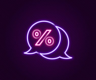 Parlayan neon hattı% indirimli etiket simgesi siyah arkaplanda izole edildi. Etiket alışverişi. Özel teklif işareti. İndirim kuponları sembolü. Renkli taslak konsepti. Vektör.