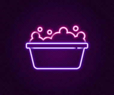 Siyah arka planda izole edilmiş ikonun içinde köpük köpüklü bebek küveti. Renkli taslak konsepti. Vektör