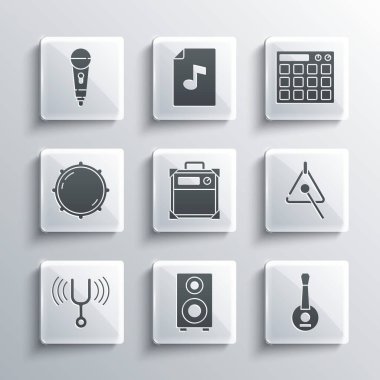 Stereo hoparlörü, Banjo, Triangle, Guitar amplifier, Müzikal ayar çatalı, Çevir düğmesi seviyesi, Mikrofon ve Davul makinesi simgesi ayarla. Vektör