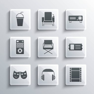 Set Kulaklıkları, Play Video, Sinema biletleri, Yönetmen koltuğu, Komedi ve Trajedi Maskeleri, Uzaktan kumanda, Samanlı ve Filmli Kağıt Cam, Film, Medya Projektör ikonu. Vektör