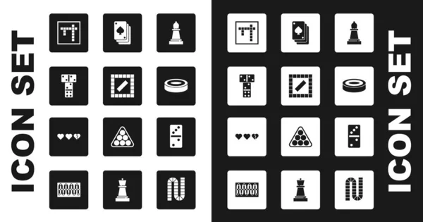 Set Schach, Brettspiel, Domino, Bingo, Checker-Chips, Spielkarten und Herzen für das Symbol. Vektor — Stockvektor