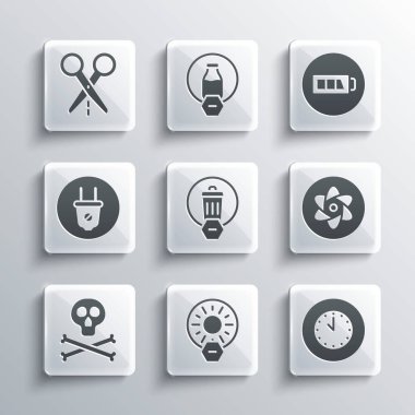 Direk güneş ışığı, saat, tüp ve matara, çöp kutusu, kemik kafatası uyarısı, elektrik prizi, kesik çizgili makas ve pil simgesi koymayın. Vektör