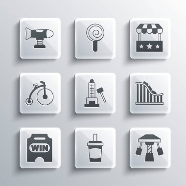 Kağıt bardağı suyla, atlıkarıncayla, hız treniyle, Striker çekiciyle, Circus biletiyle, klasik bisikletle, salıncak uçağıyla ve bilet gişesi ikonuyla ayarla. Vektör