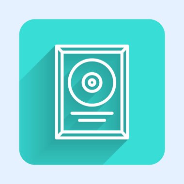 Çerçeve simgesinde uzun gölge arkaplan ile izole edilmiş beyaz çizgi CD disk ödülü. Modern tören. En çok satan. Müzik kupası. Yeşil kare düğmesi. Vektör
